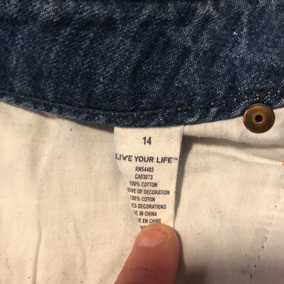 (2) Pairs of American Eagle Jean Shorts - Picture 3 of 9